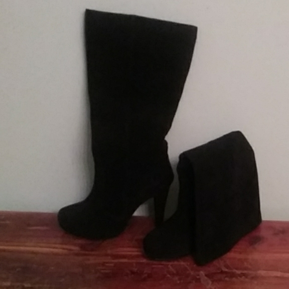 Womens black suede boots - Picture 2 of 8
